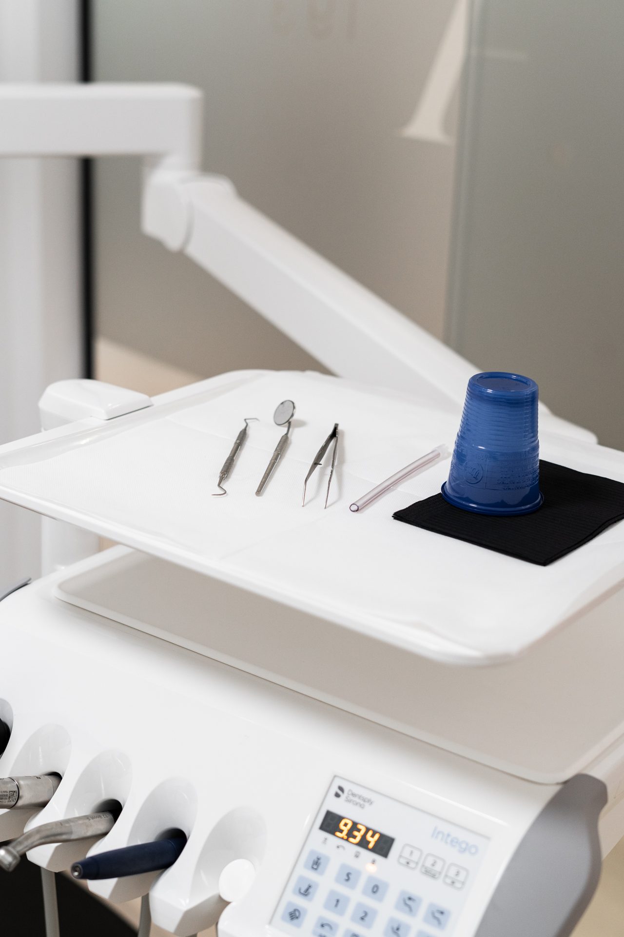 Instrumental dental preparado en el gabinete