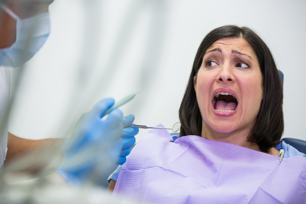 Amedent - Clínica Dental en Valencia|Principal causa de NO ir al dentista: El miedo.